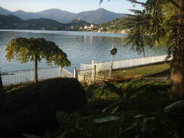 B&B In Riva Al Lago อาวิยานา ภายนอก รูปภาพ